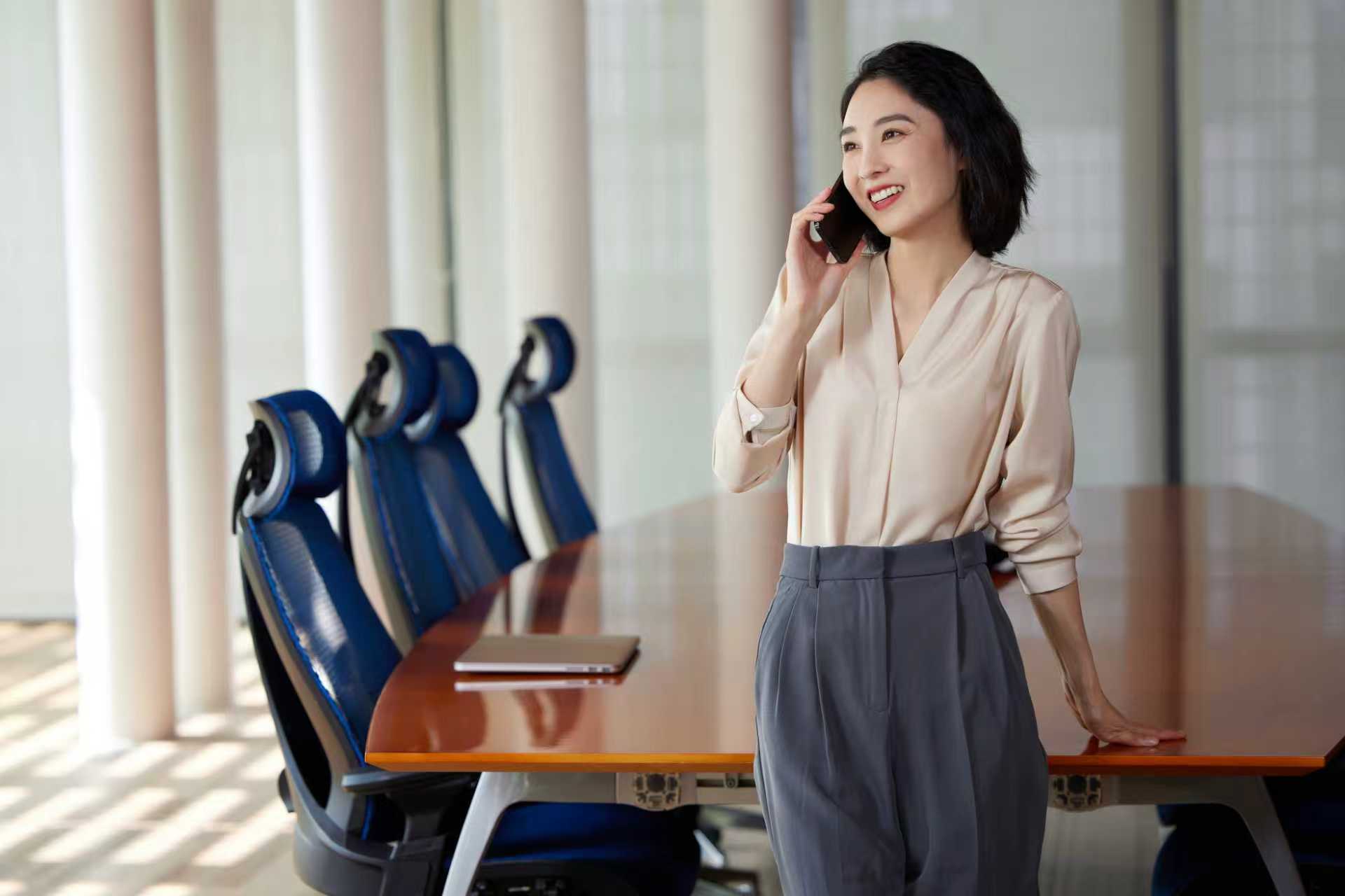 清晰、灵活、专业：SparkleComm VoIP的语音通话艺术